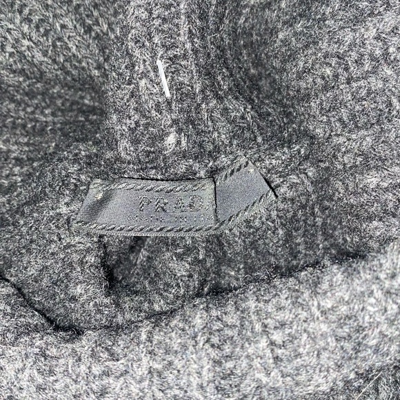 Prada wool/cashmere blend black turtleneck - Picture 2 of 5